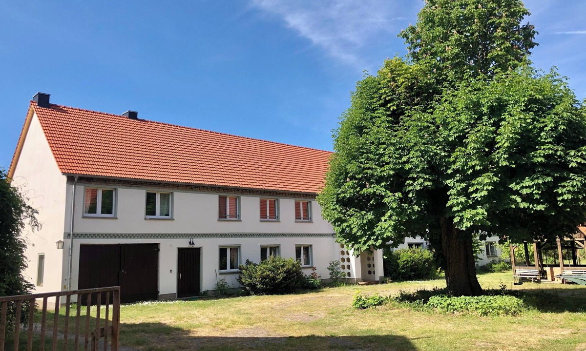 Havelsee Apartment | Historic courtyard on the water with private jetty and boat