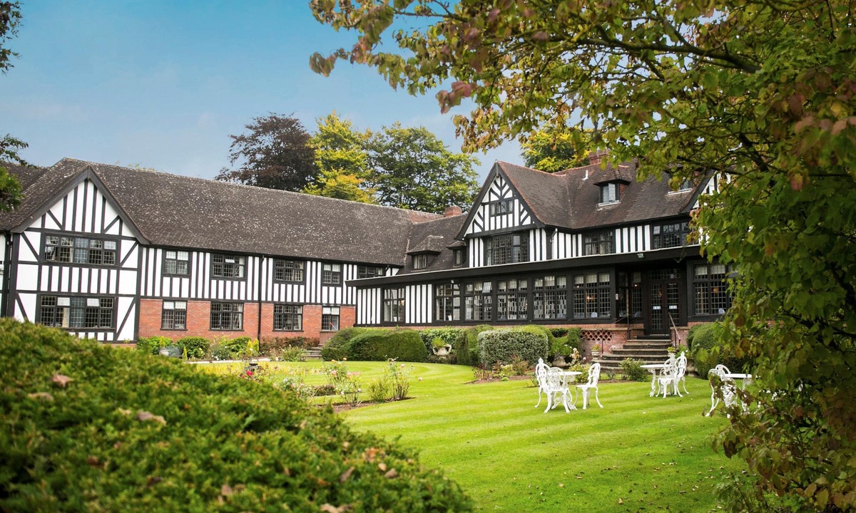 Kidderminster Hotel | Hogarths Stone Manor
