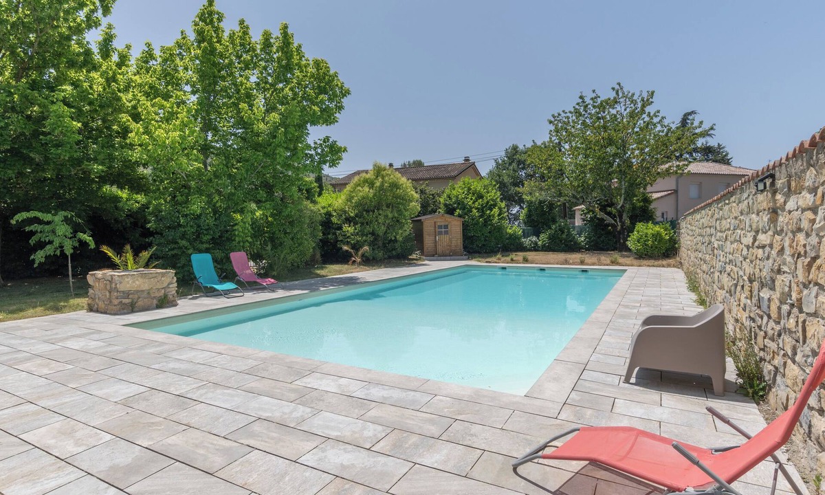 Vesseaux House | Holiday Gîte 'T1 Ardeche Vesseaux' with Mountain View, Shared Garden & Wi-Fi