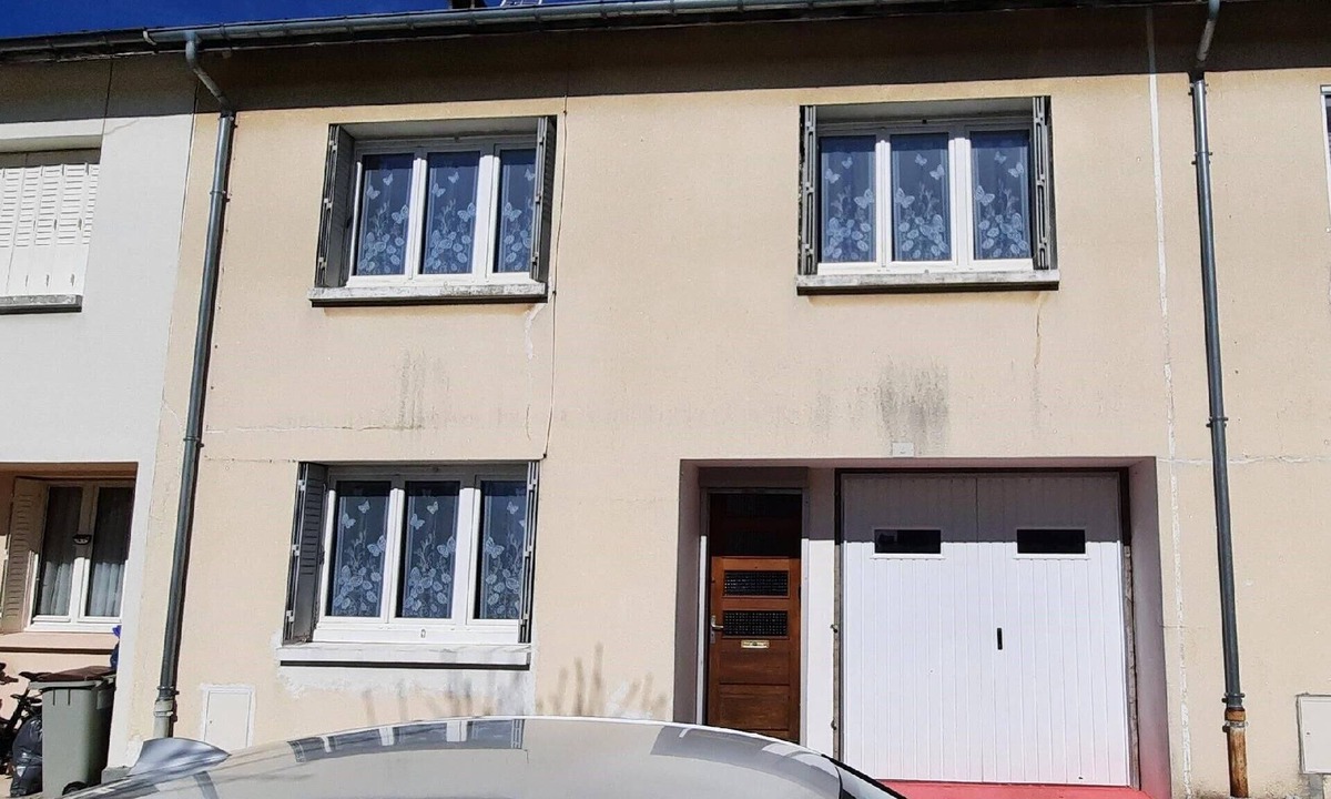 Champagnole House | Holiday house Champagnole for 1 - 6 persons with 3 bedrooms - Row house