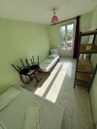 Saint-Denis Hostel | Hostel Wilson