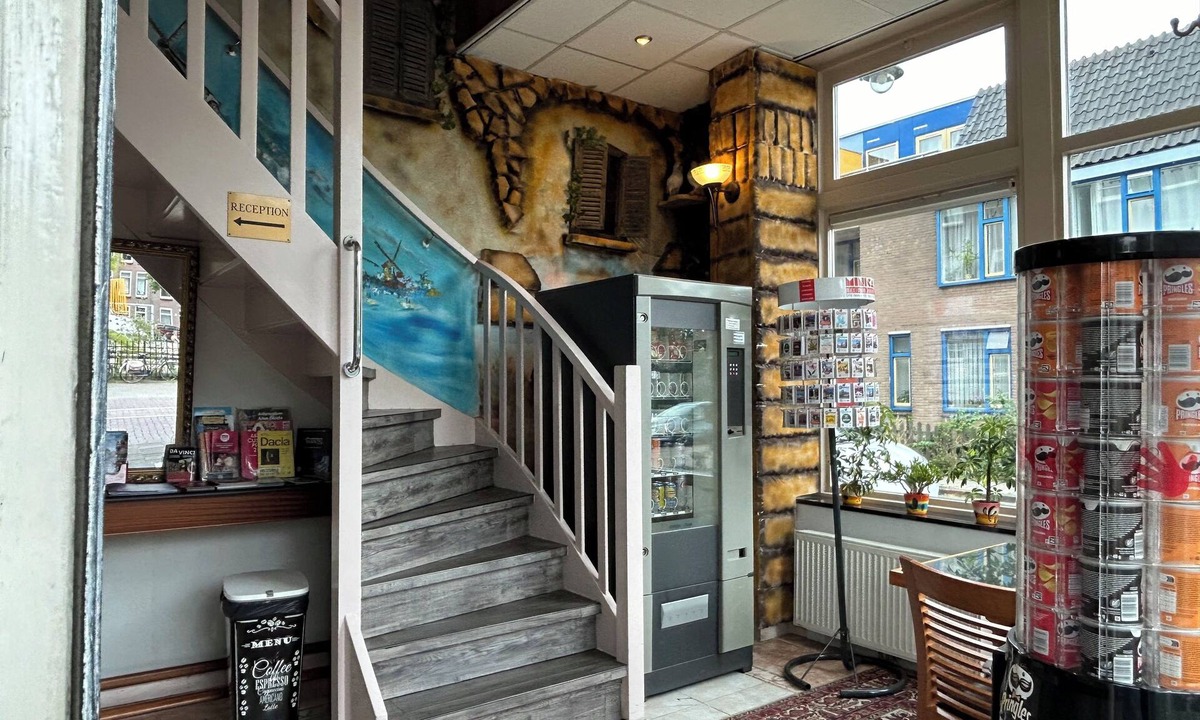 IJplein en Vogelbuurt Hotel | Hotel Isis