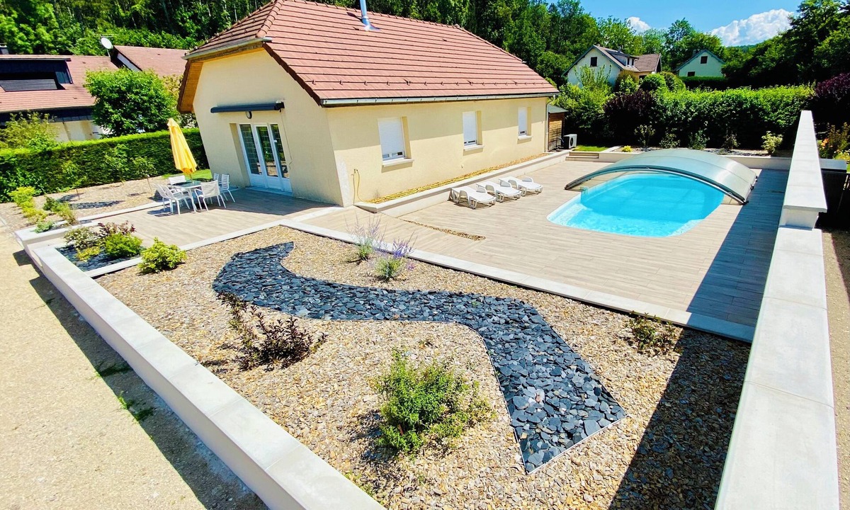 Marigny House | JURA - Lac de Chalain - Recent house with swimming pool PMR 6 persons