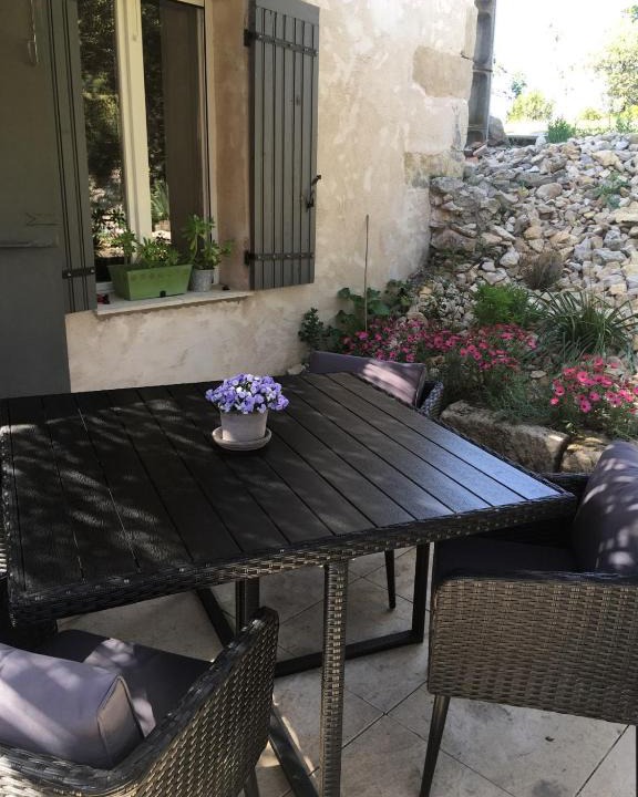 Boulbon House | Juste derrière chez nous
