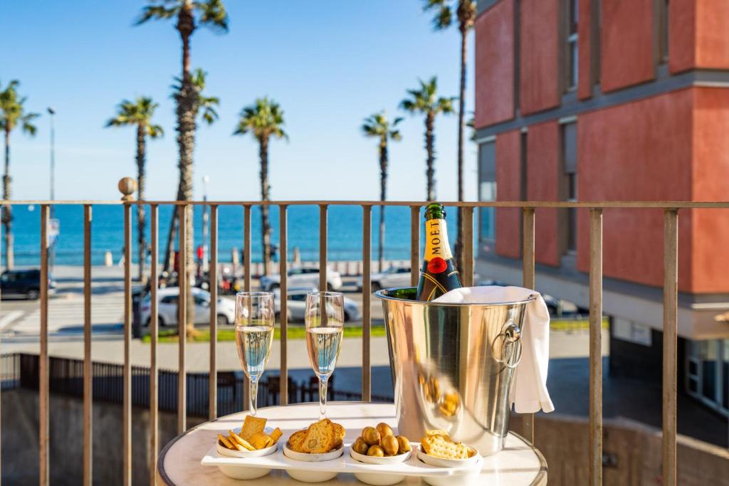 Barceloneta Apartment | Kronos on the Beach suite 1
