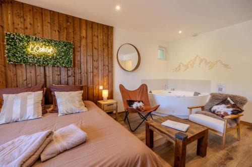 Ax-les-Thermes Apartment | L'Ostalet suite luxe Jacuzzi