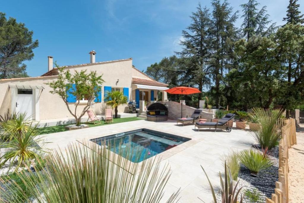 Poulx Villa | La Dolce Villa avec piscine chauffée & cigales