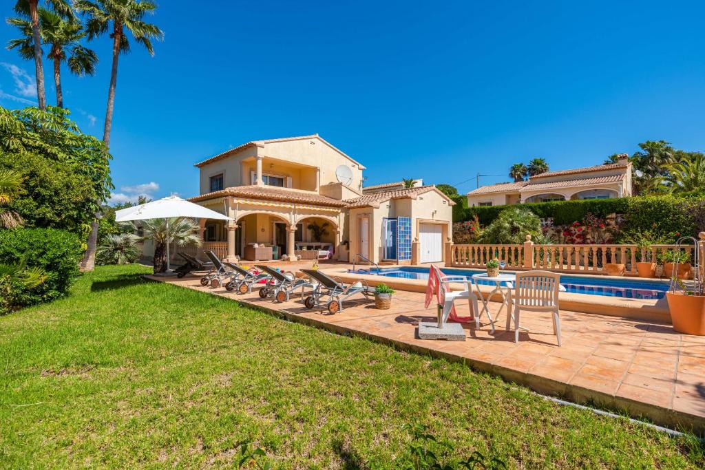 Casas de Torrat Villa | La Roca - PlusHolidays
