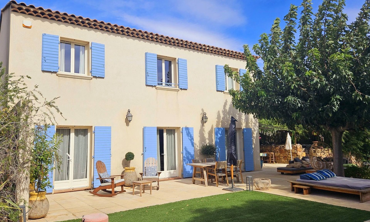 Ollioules Villa | Large country house with swimming pool, SPA, terrace, garden, WIFI access 5 min from Sanary
