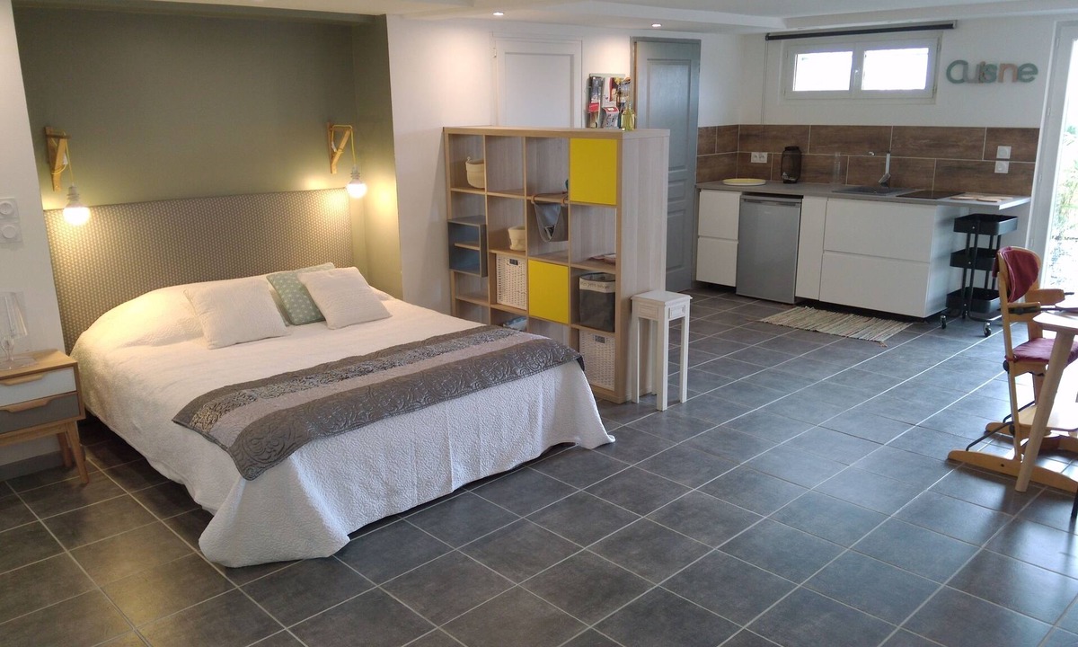 Carcassonne Apartment | Large studio with terrace in Carcassonne close to the city and Cavayere lake