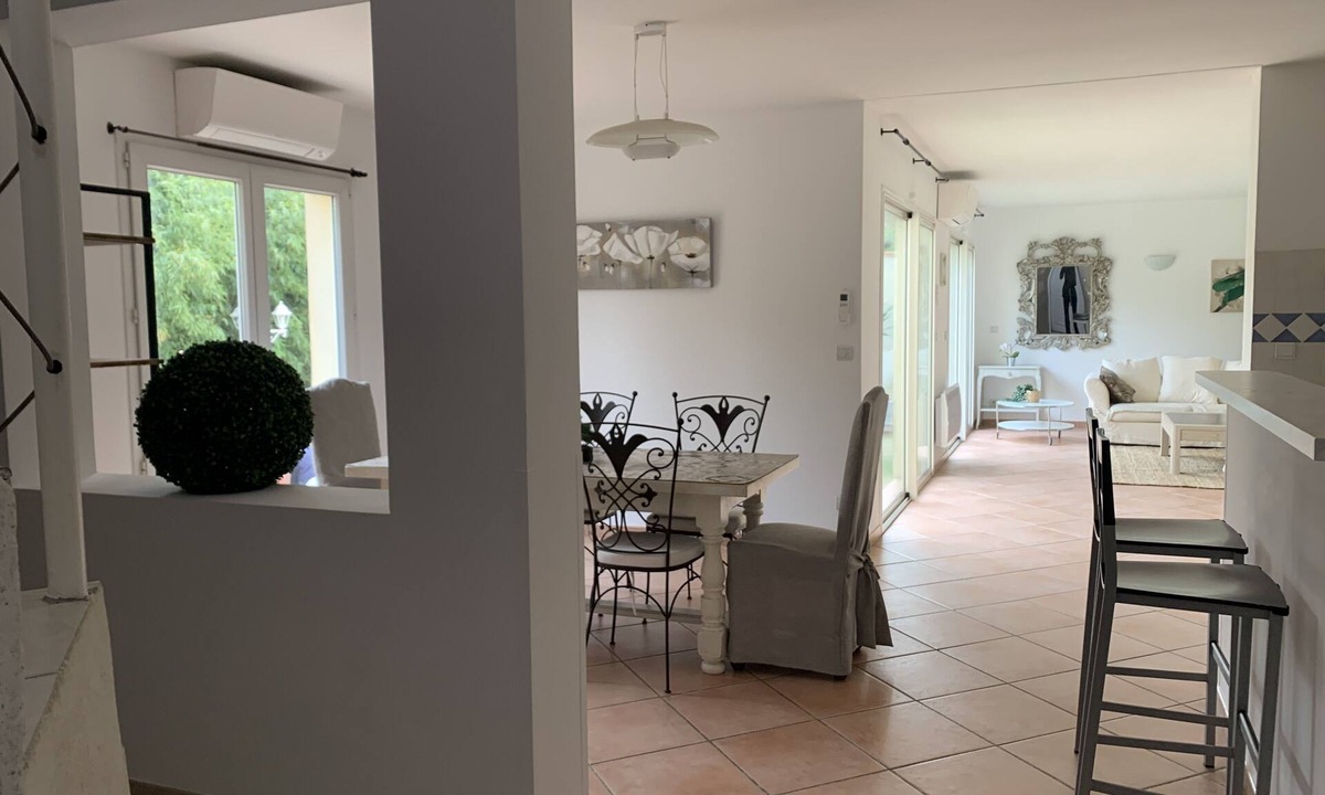 Saint-Cyr-sur-Mer Villa | large villa T5 air-conditioned near beaches and city center