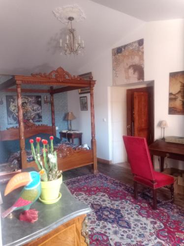 Saint-Vallier House | Le couvent des Capucines - La suite Ymbert de Bathernay