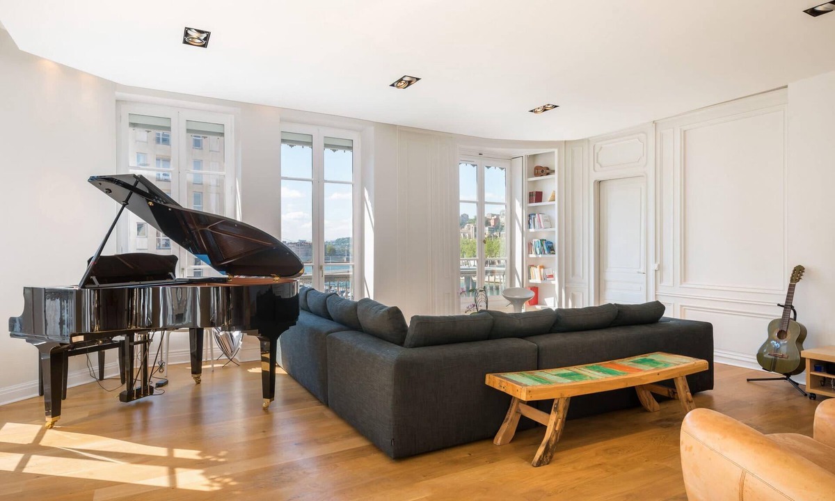 Les Cordeliers Apartment | Le Trompettiste - Newly refurbished flat