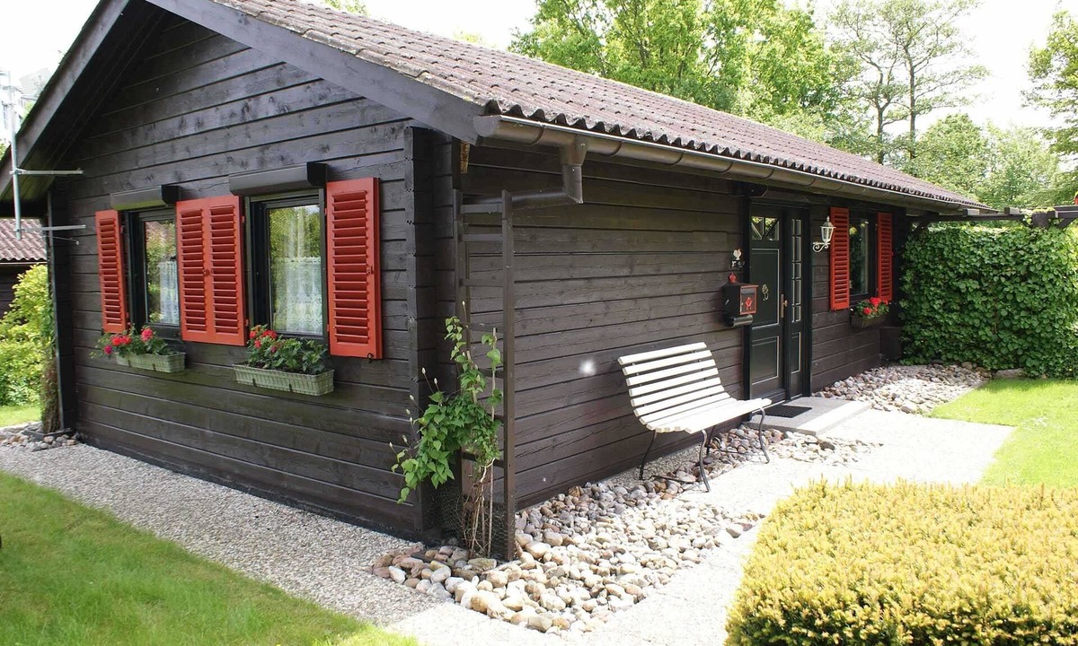 Damp House | Log cabin - with W-LAN - very close to the beach - - large terrace - 2 x TV