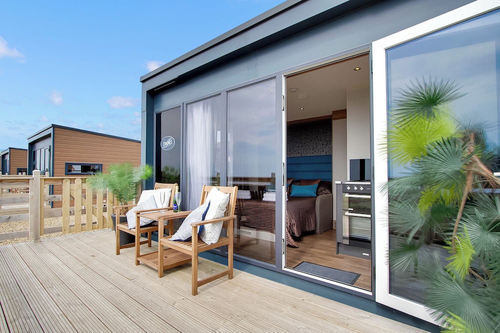 Cummertrees Cottage | Looking for a unique retreat on the coast.