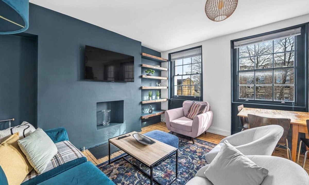 Bethnal Green Apartment | Lounge, Full Kitchen, Perfect for Large Groups