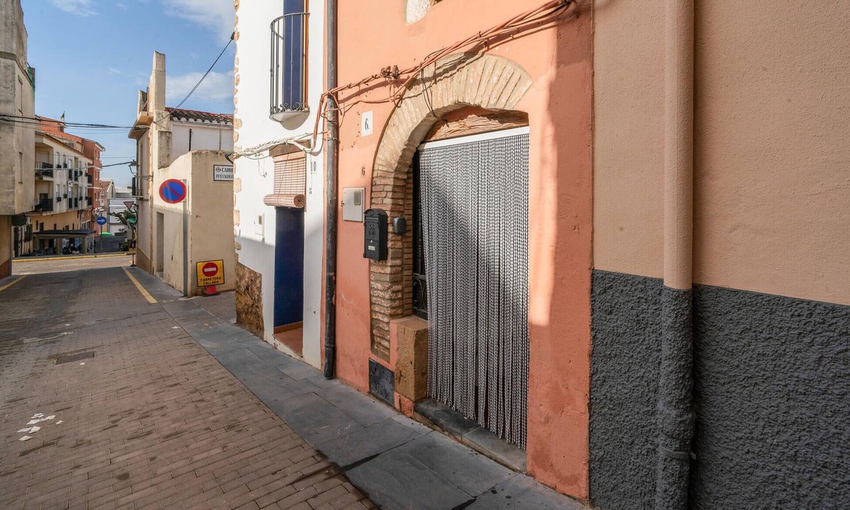 Cabanes House | Lovely home in Cabanes with WiFi