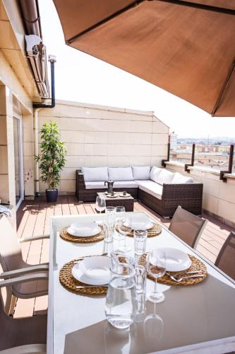 Distrito Oeste Apartment | Lujoso ático entre 2 playas con garaje, terraza, vistas y wifi