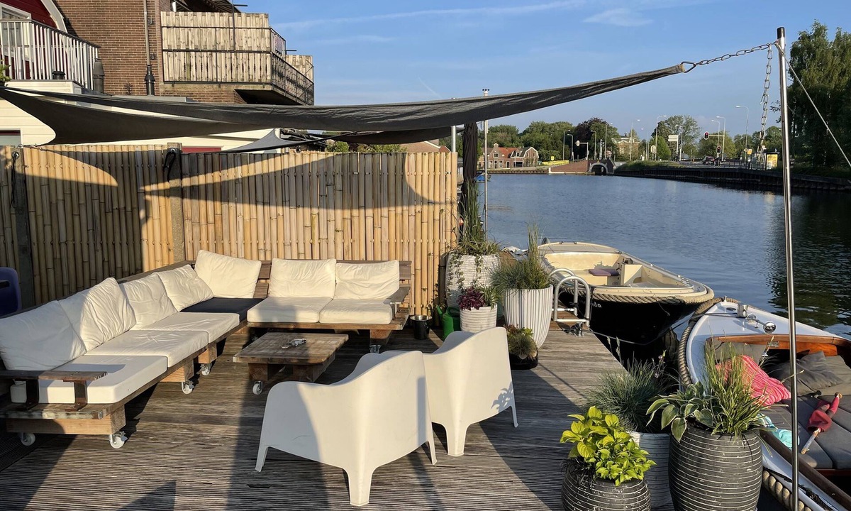 Driemond House | Luxury (holiday) home, Amsterdam, on the water incl. Use of motor sloop