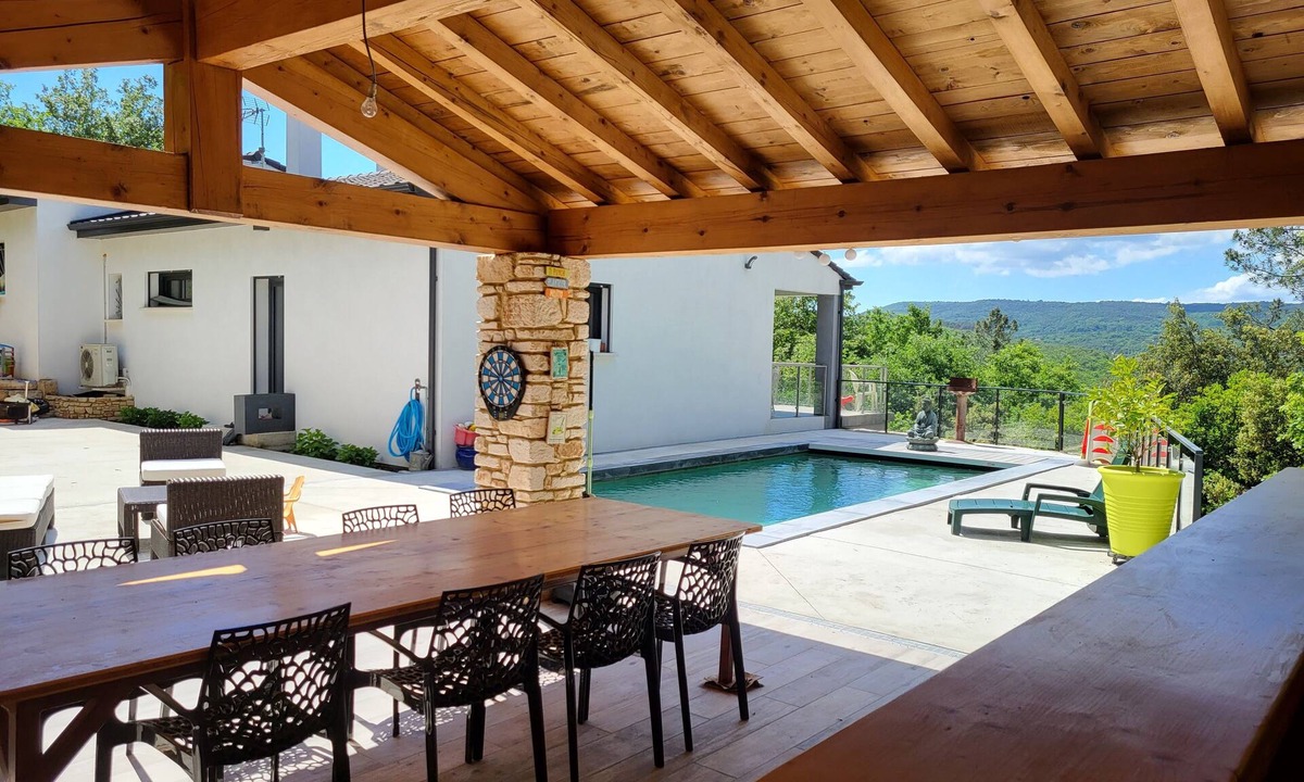 Saint-Julien-de-Peyrolas Villa | Maison Avec Piscine, Dans un Quartier Calme Sans vis à Vis, Près D'une Forêt
