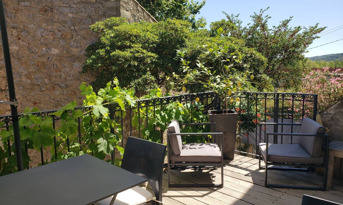 Fabrezan Bed & Breakfast | Maison Nolia : Chambre Madras 2 Personnes Dans Maison de Maître