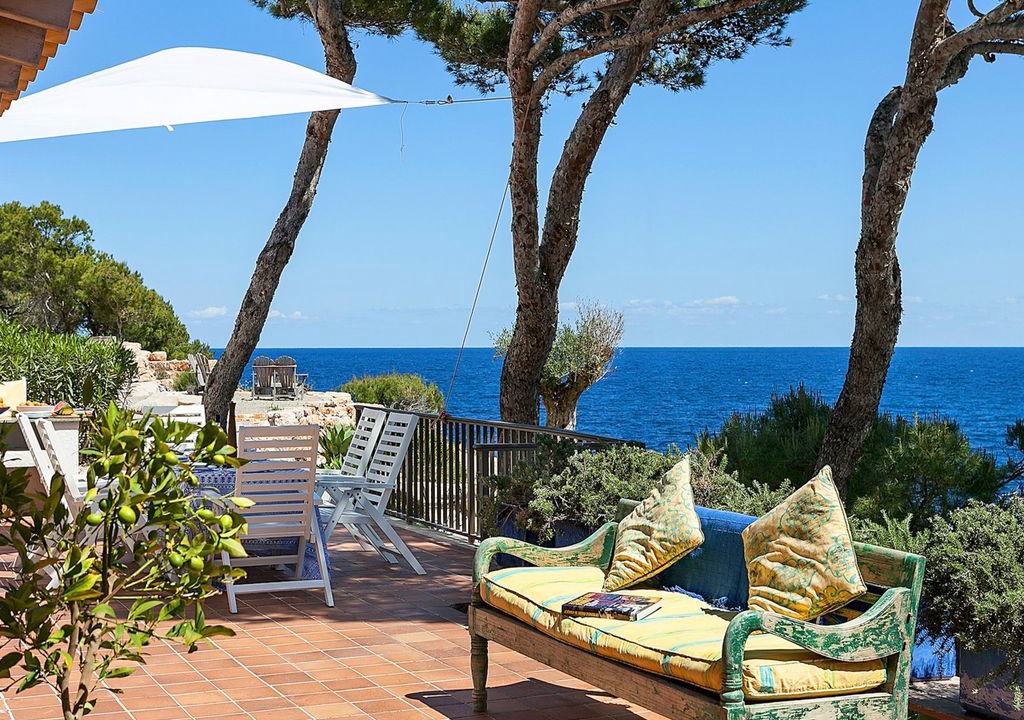 Provensals Villa | Mallorca front line property direct access to sea