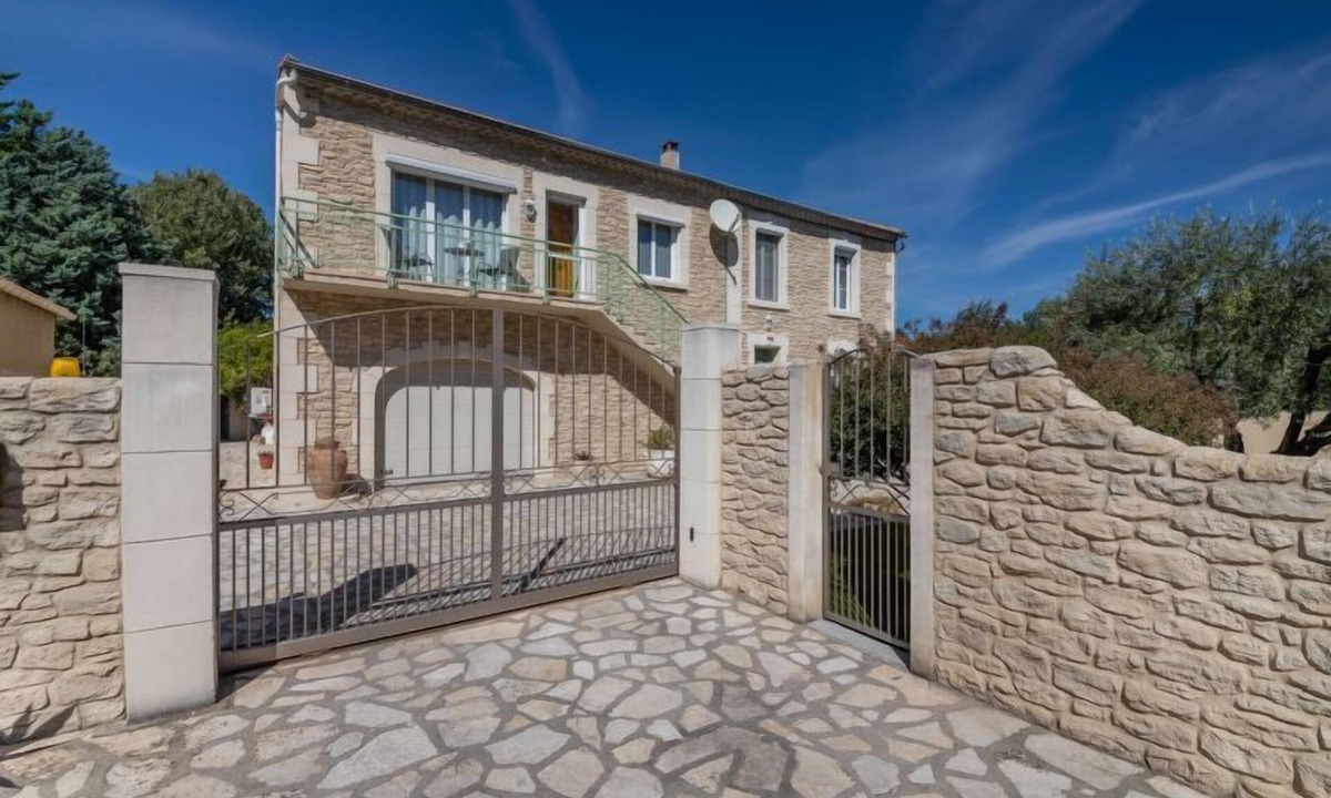 Noves House | Mas Madelon by Interhome