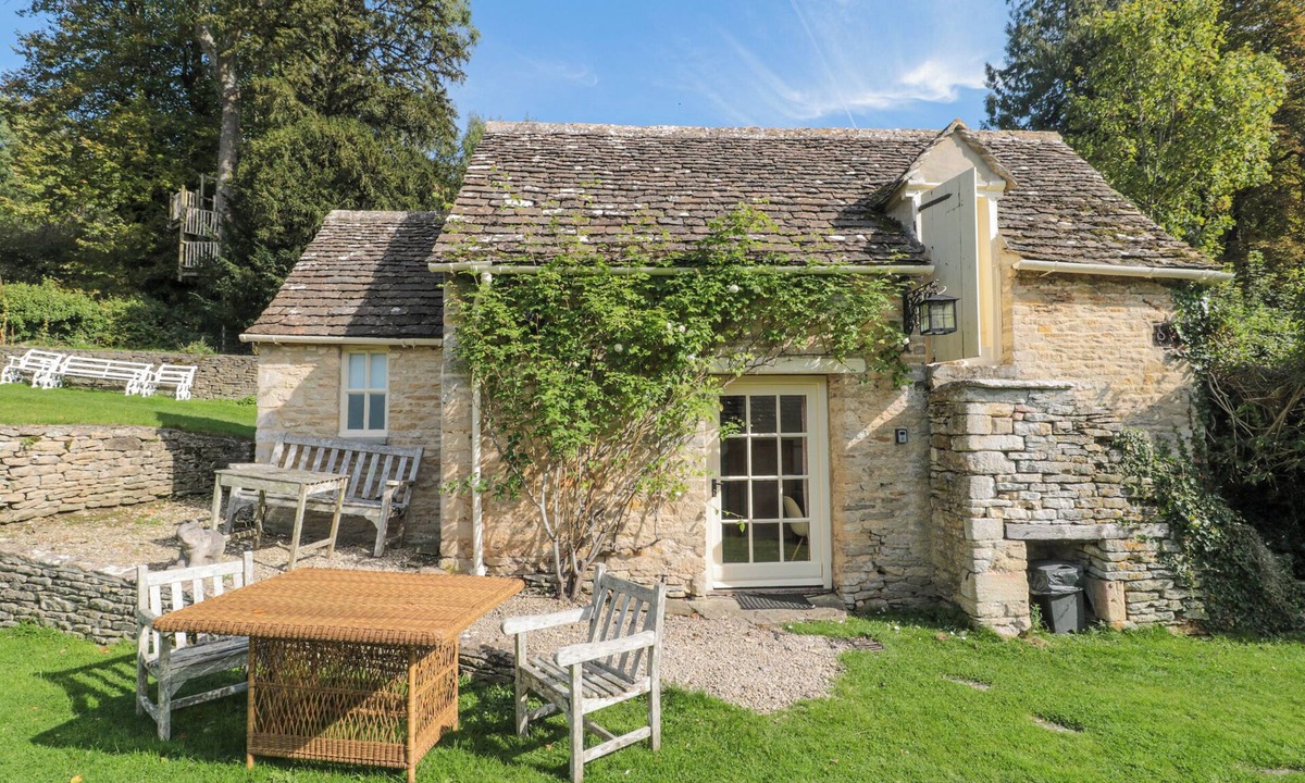 Coln St Aldwyns Cottage | Mayfly Cottage