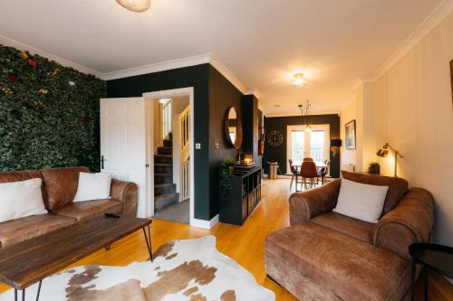 Willington House | Messiter Hideout