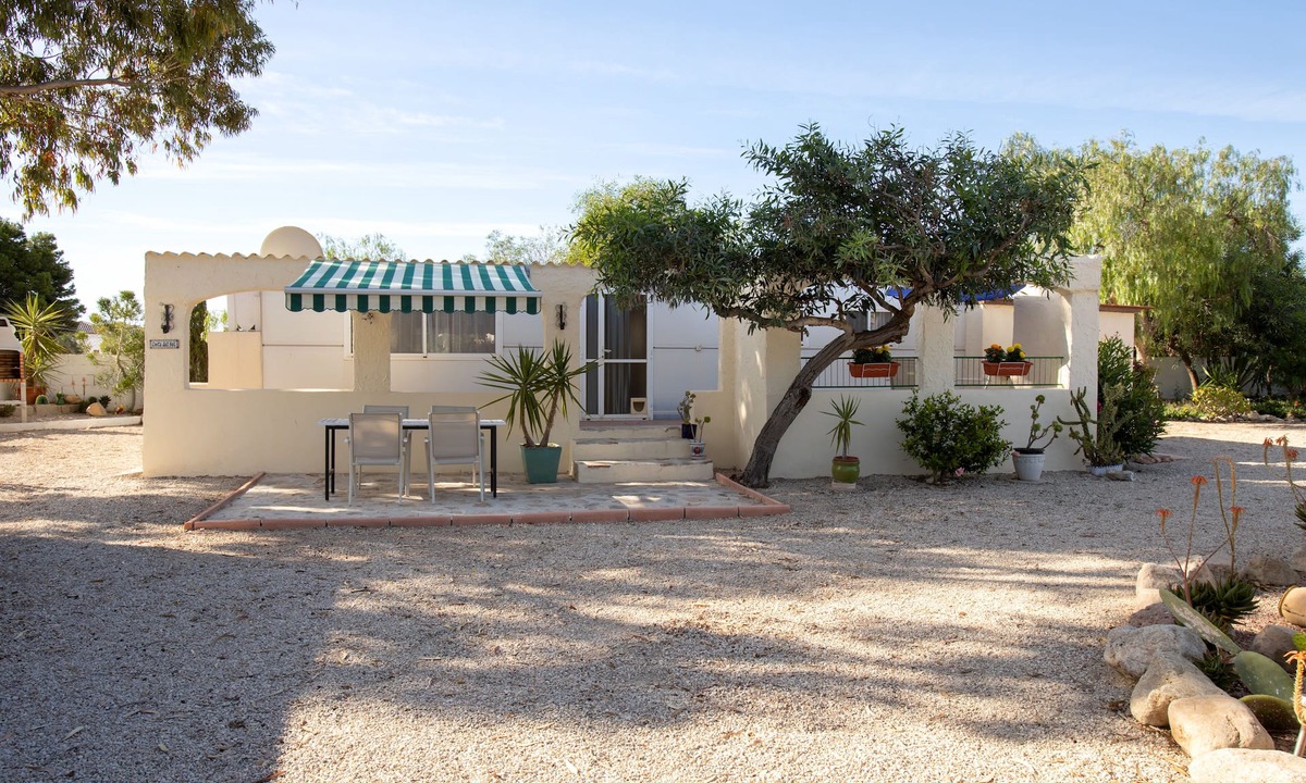 Mutxamel Resort | Mobile home with beautiful garden