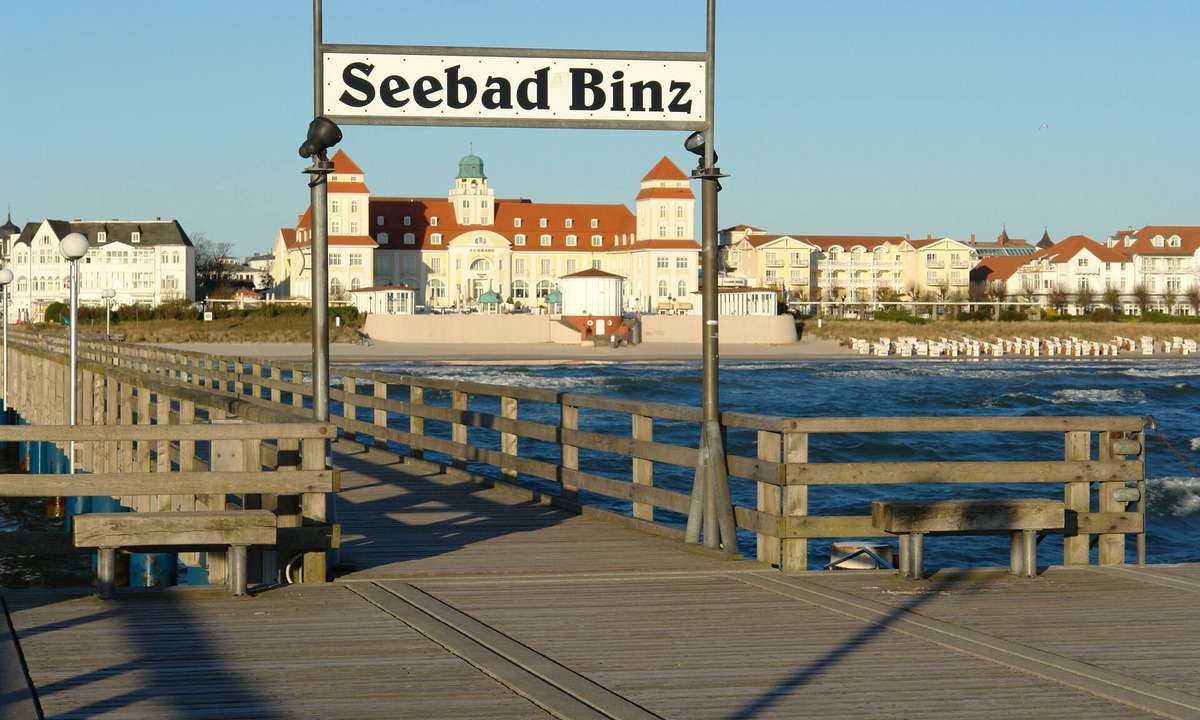 Binz Apartment | Modern, quiet apartment close to the beach on the outskirts of Binz with balcony