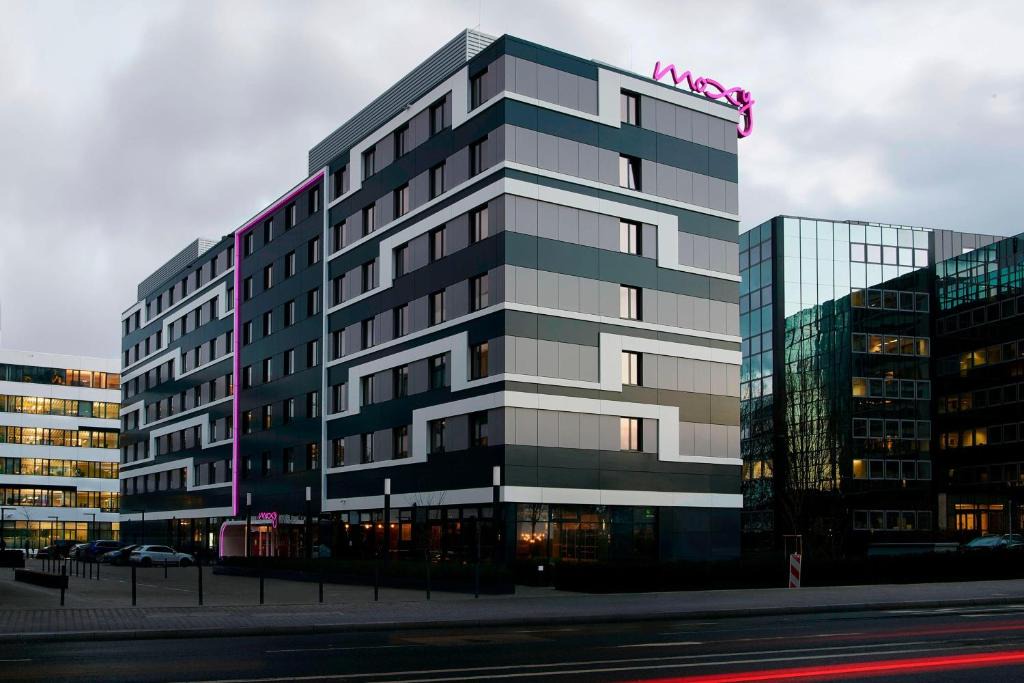 Eschborn Hotel | Moxy Frankfurt Eschborn