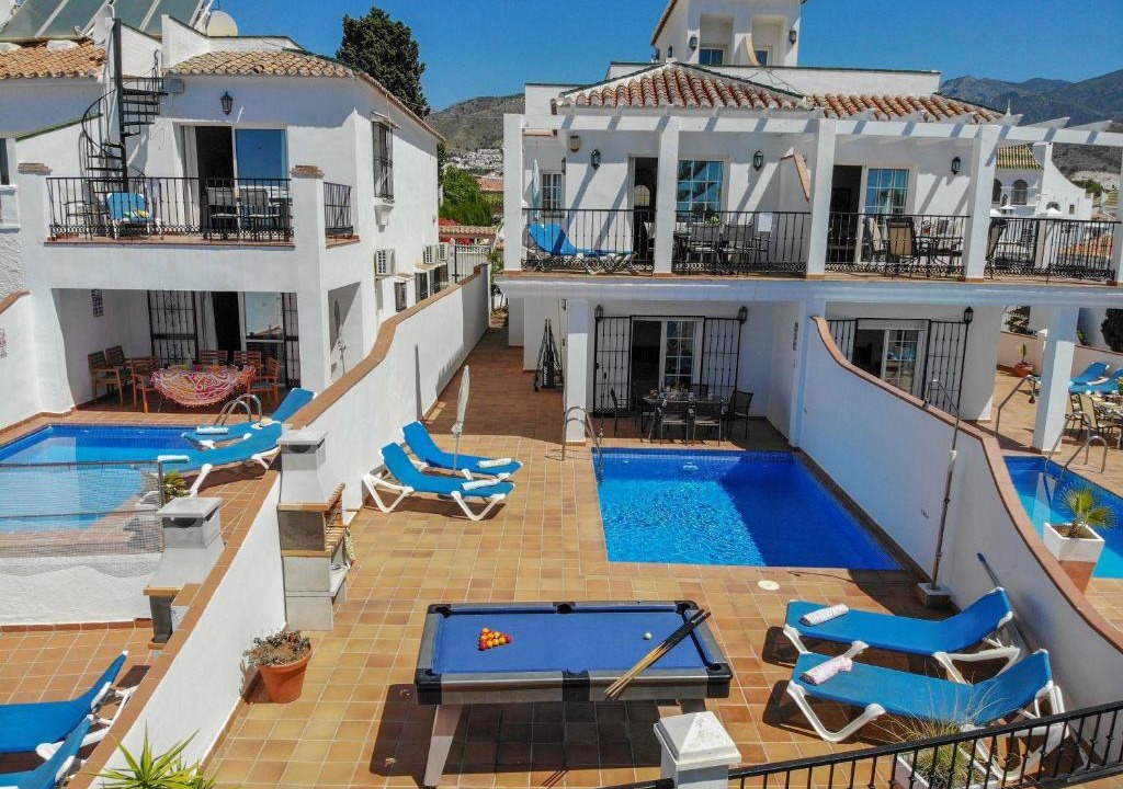 Chimenea Villa | Nerja Paradise Rentals - Villa Las Brisas