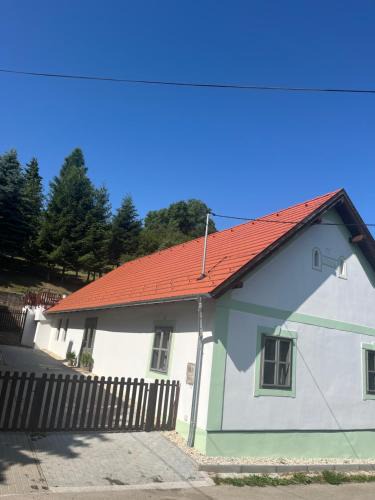 Urkut House | NeuHaus Apartman