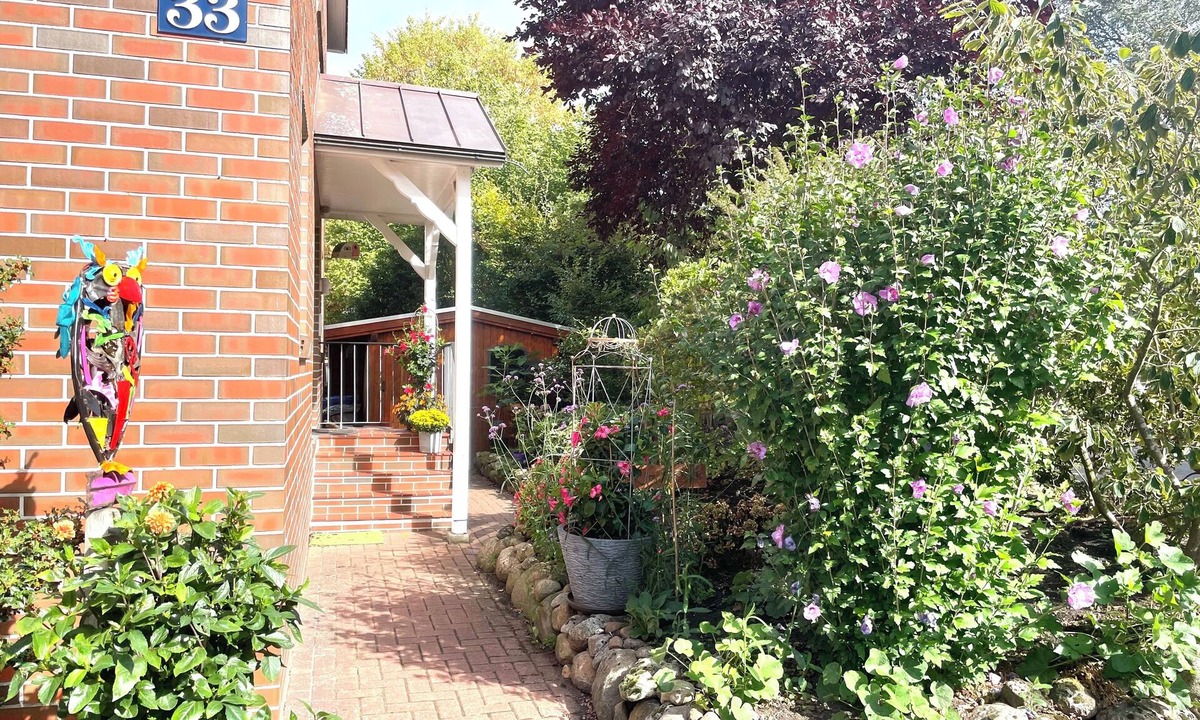 Burgeresch Apartment | Nice living in a quiet and central location - 2 bedrooms/WM/TR/1 car parking space
