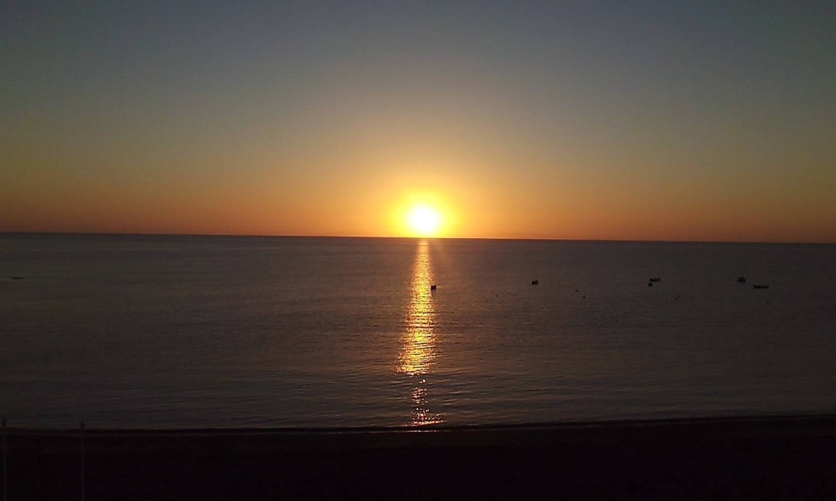 Puerto Lajas Condo | Ocean front apartment (WiFi + A/C)