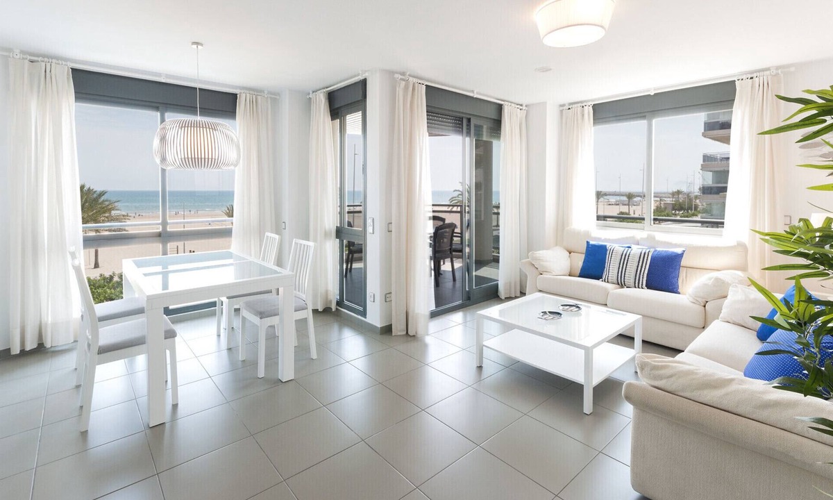Grau i Platja Apartment | Oceanfront with stunning views of the sunset! Recently redecorated !