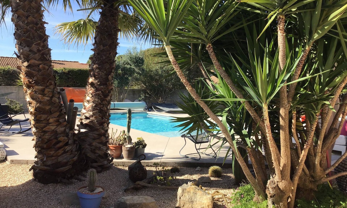 Marguerittes House | One bedroom with private bathroom. Charm and tranquility
