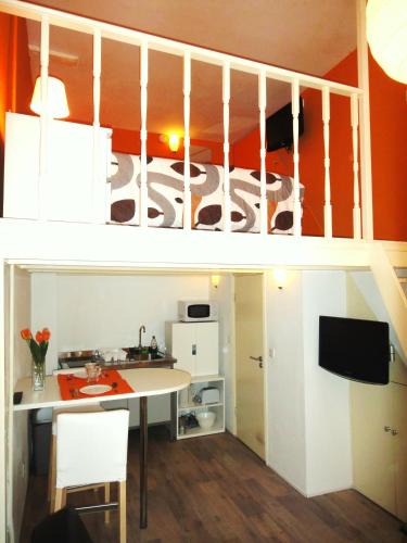 Burgwallen Nieuwe Zijde Bed & Breakfast | Orange Suite Studio