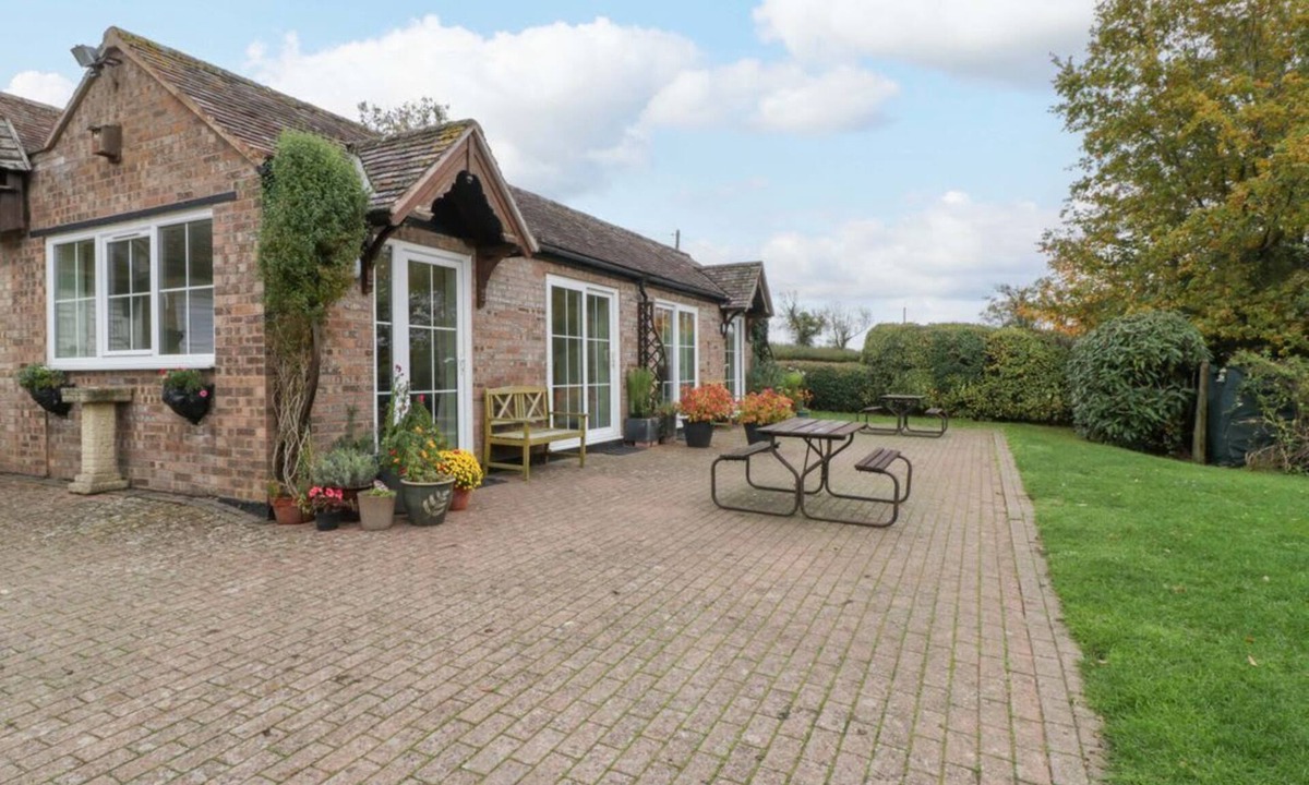 Gloucester Cottage | Orchard Cottage, Gloucester