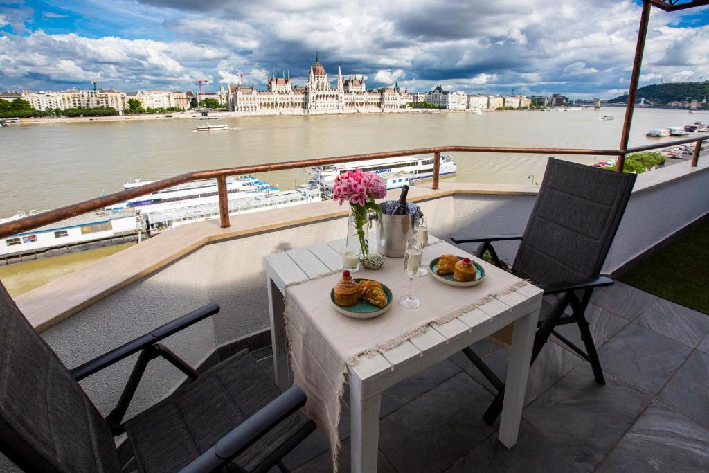 Vizivaros Apartment | Panorama view rooftop 3Br terrace