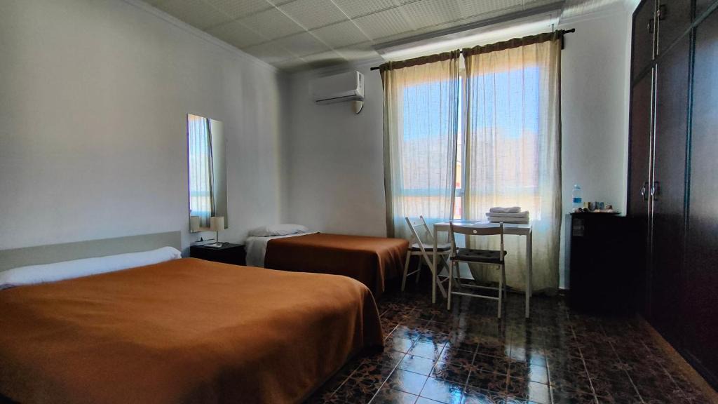 Moncofar Bed & Breakfast | Pensión Benavente AP-7 3min coche Playa 5 min Self check-in 24h
