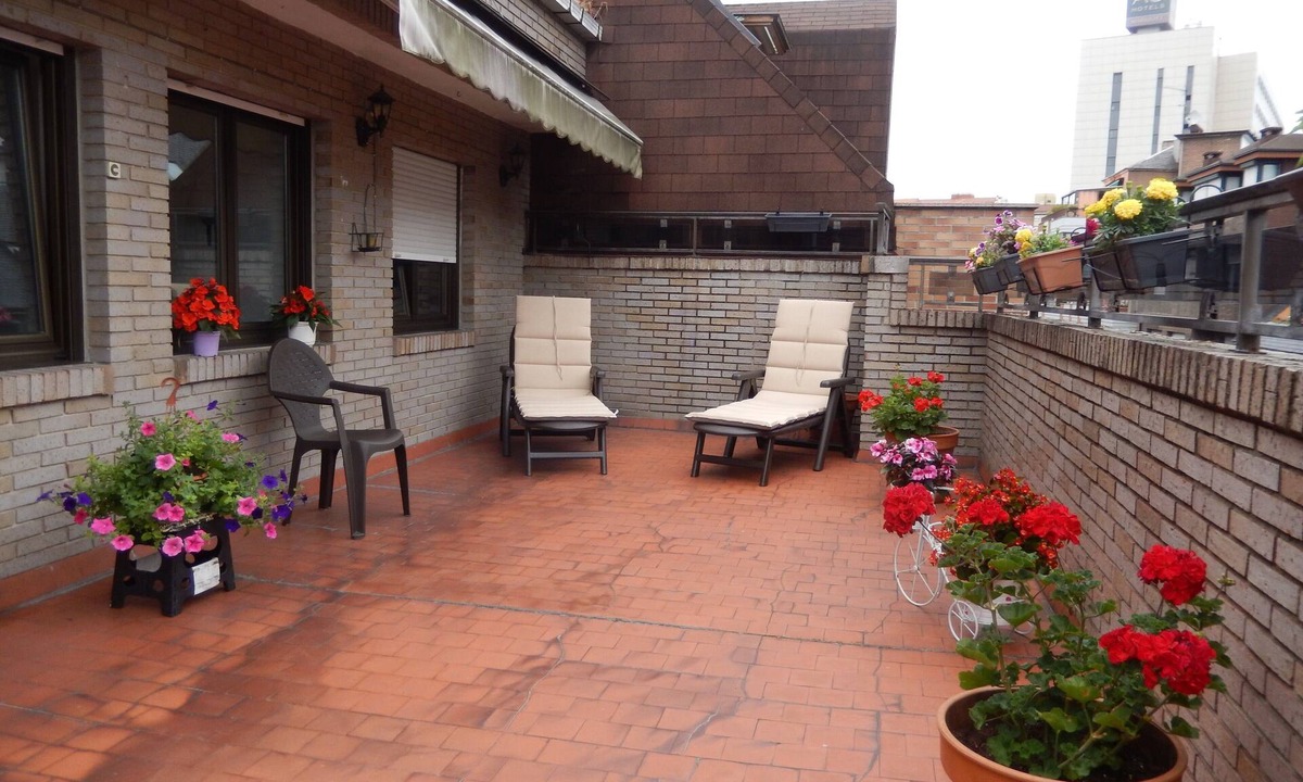 Oviedo City Centre Apartment | PENTHOUSE IN THE CENTER OF OVIEDO WITH GARAGE SQUARE AND FREE WIFI