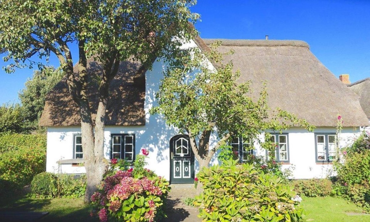 Midlum House | Petrine`s Hüs - The Petrine/s Hüüs is situated on the outskirts of Midlum.