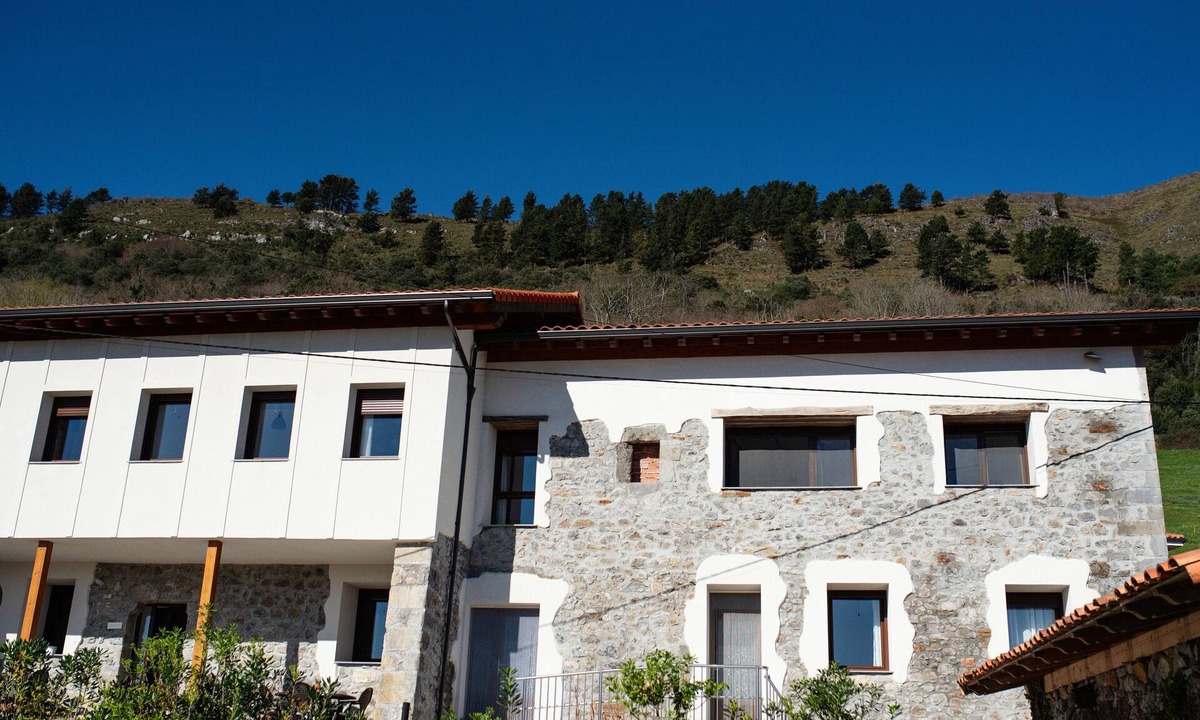 Ampuero Apartment | Pico El Hayal - Apar located in a rural setting with 2 bedrooms, kitchen, living room and bathroom