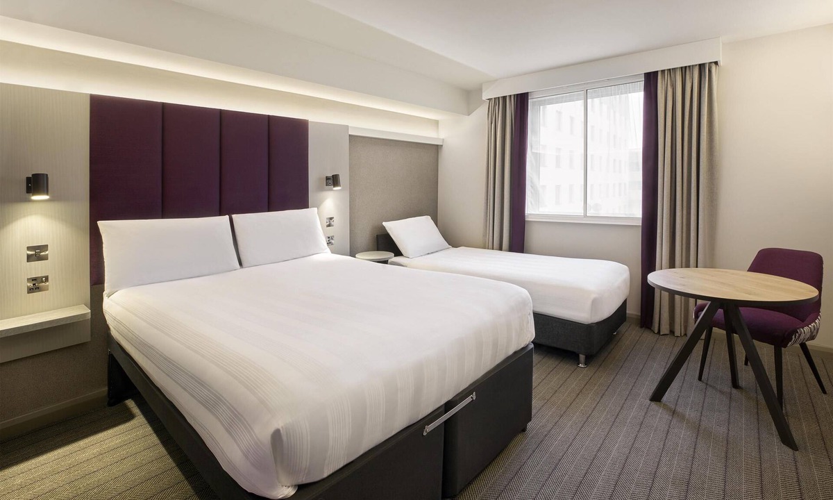 Wolverhampton Hotel | Premier Inn Wolverhampton City Centre