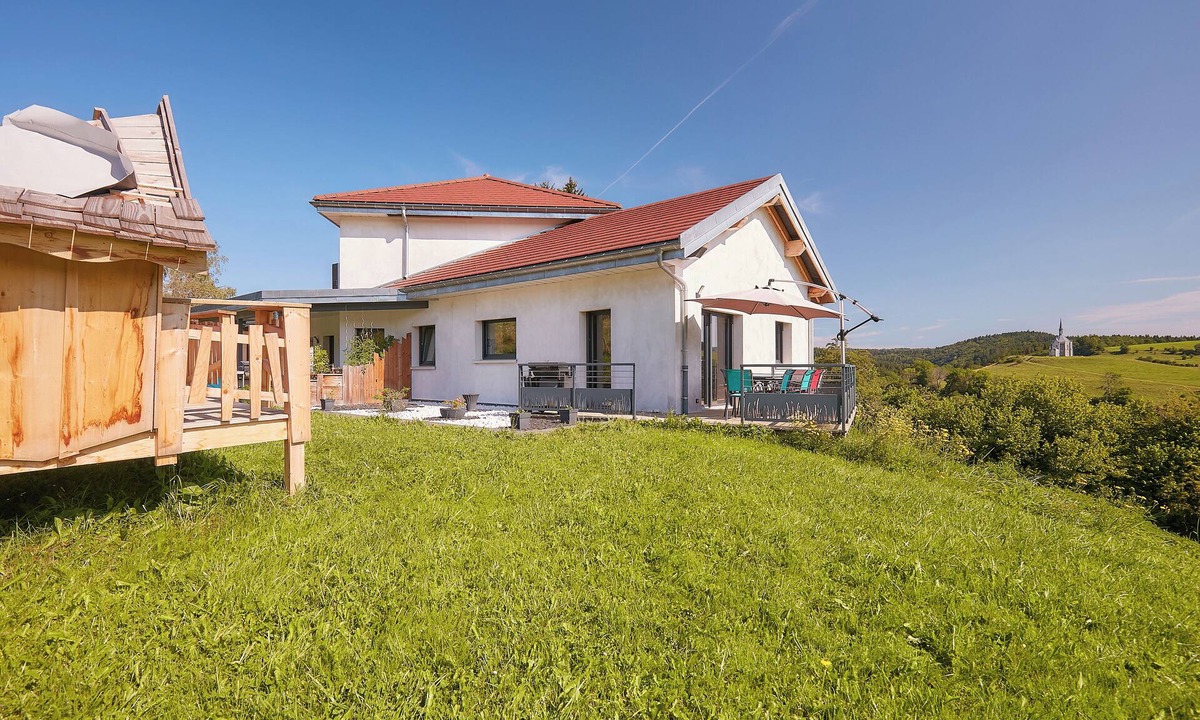 Ouhans Apartment | Quiet 12-person apartment in the heart of the Loue valley