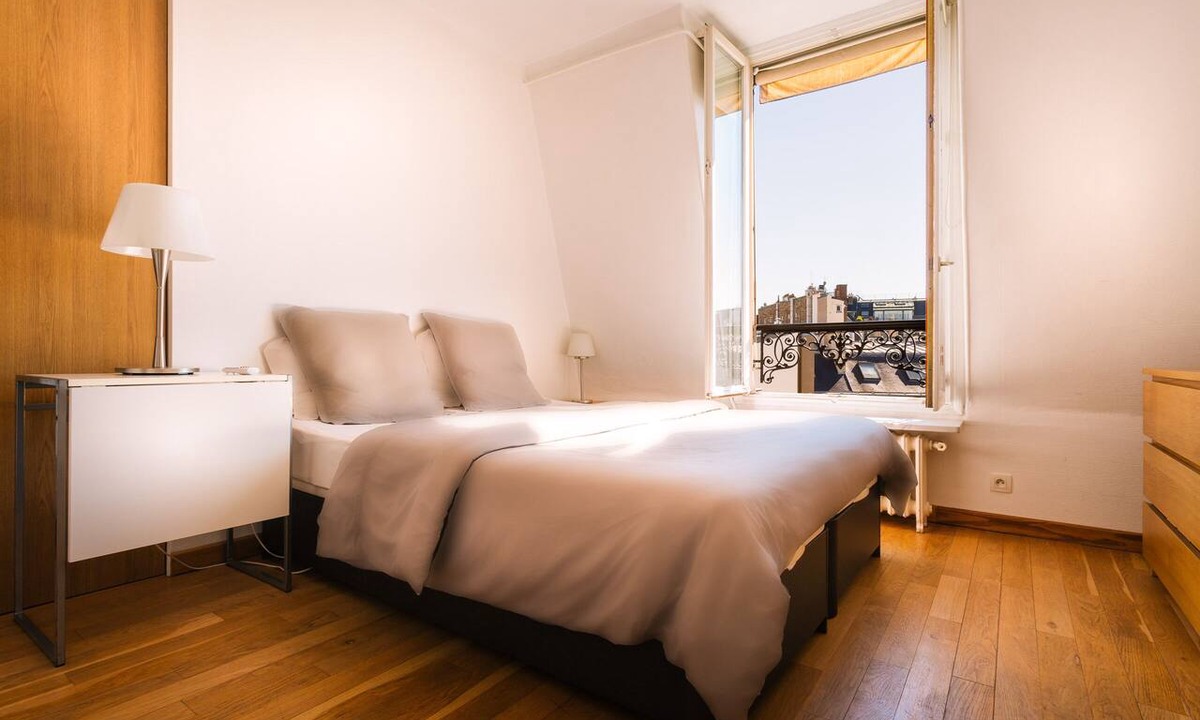 Faubourg-du-Roule Apartment | Quiet Steps Away from Champs Elysees A/C
