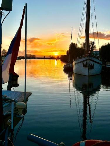 Weesp Boat Rental | Ray's crew
