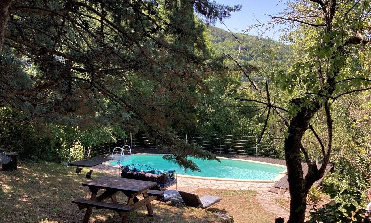 Cantobre House | Restored 17th century sheepfold with large grounds and private pool